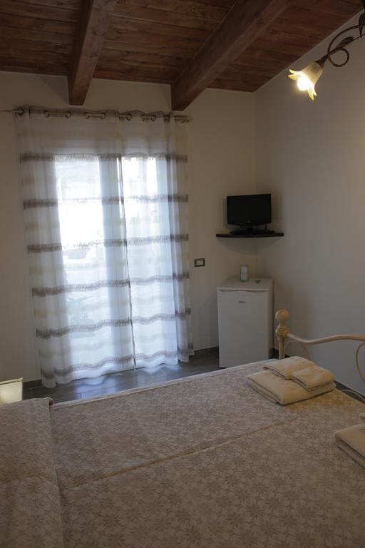 B&B Terre Del Sinis Càbras Szoba fotó